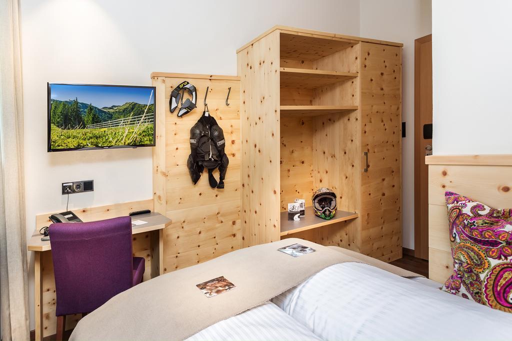 Hotel Talblick Saalbach-Hinterglemm Quarto foto